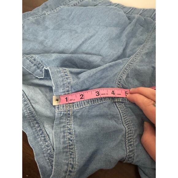 Torrid Pull On Light Weight Denim, High-Rise Short, Light Wash, 1X (14/16) NWT - Picture 9 of 13